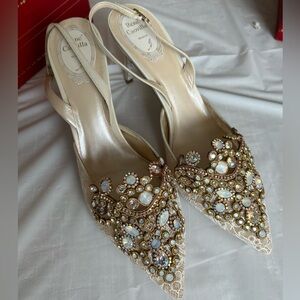 Beautiful Vintage Ecru Lace Rene Caovilla Bridal Shoes with gems size 41 (US 11)